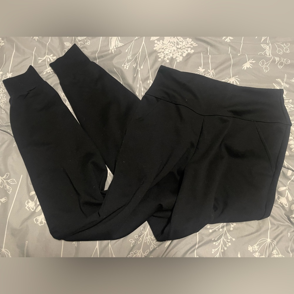 NWOT Assets by SPANX Women’s Black Leggings / Joggers